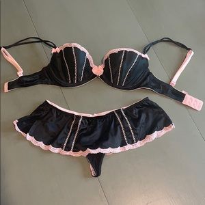 Victoria’s Secret bra/panty set